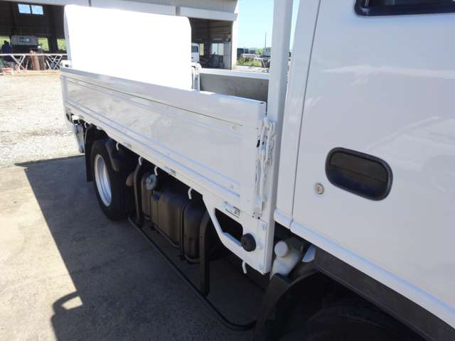 Isuzu Elf 6