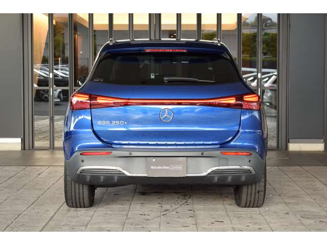 Mercedes-Benz EQA 11