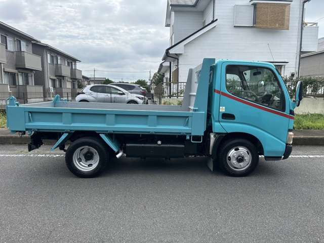 Hino Dutro 4