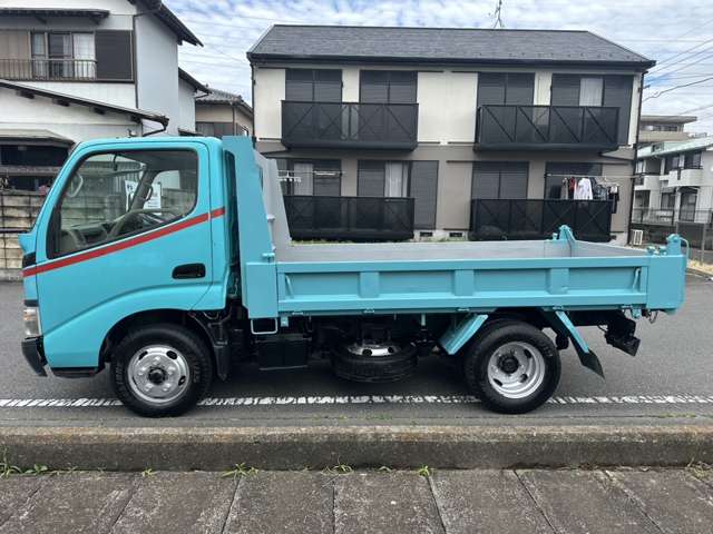 Hino Dutro 7