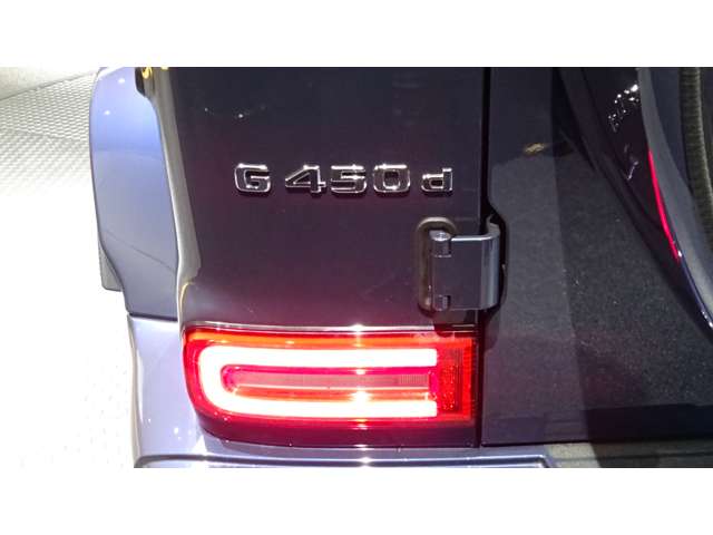 Mercedes-Benz G-Class 8