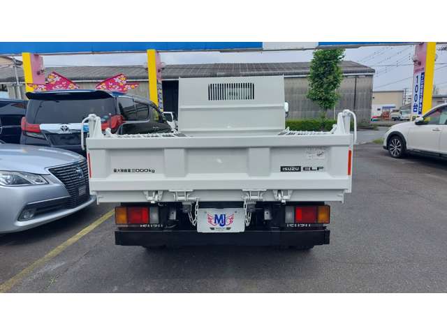 Isuzu Elf 12