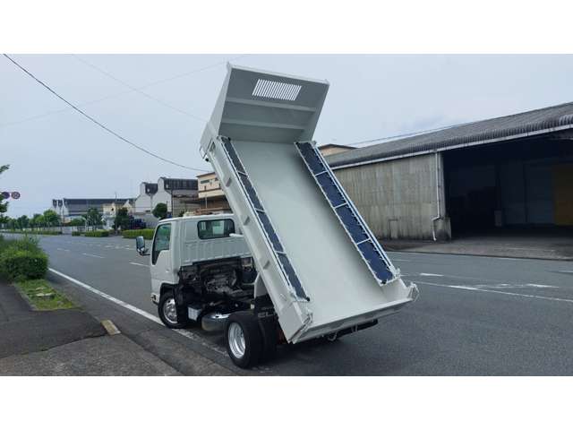 Isuzu Elf 4