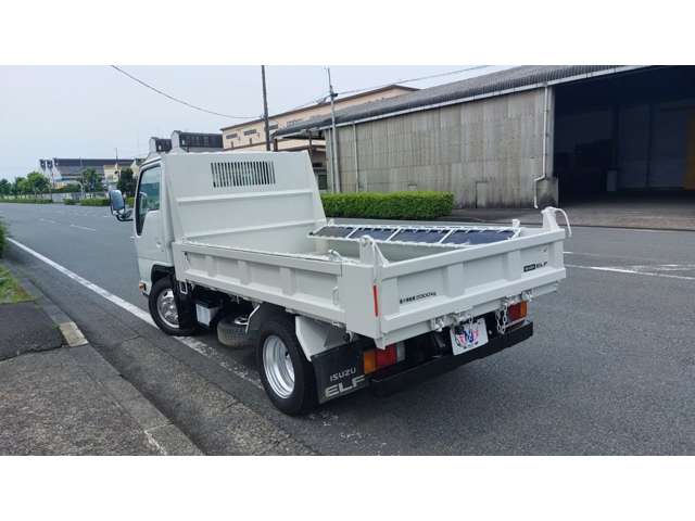 Isuzu Elf 9