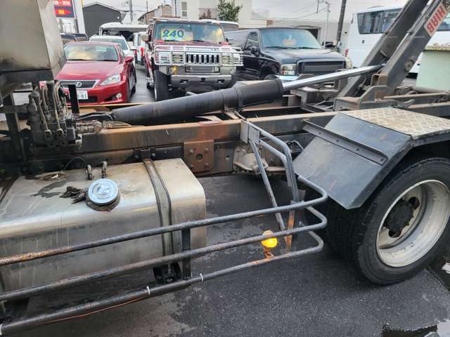 UD Trucks Condor 8