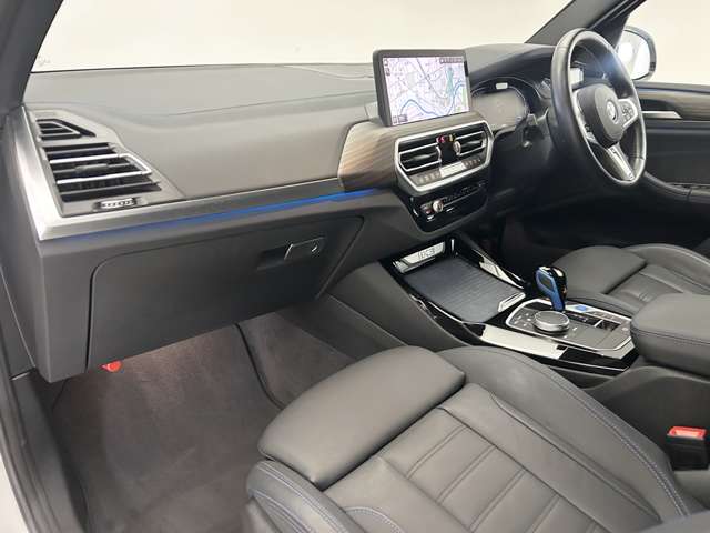 BMW iX3 4