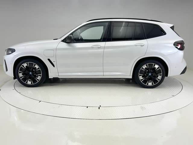 BMW iX3 7