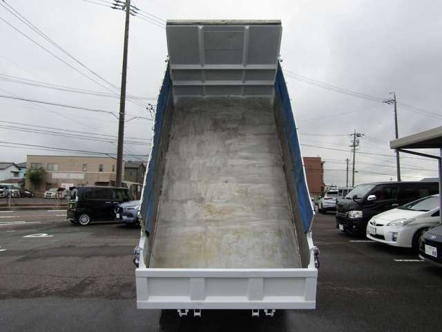 Mitsubishi Fuso Canter 12