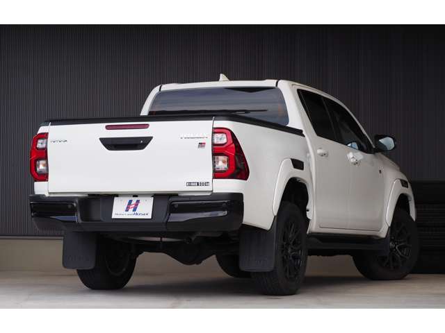 Toyota Hilux 2