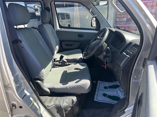 Toyota Town Ace Van 12