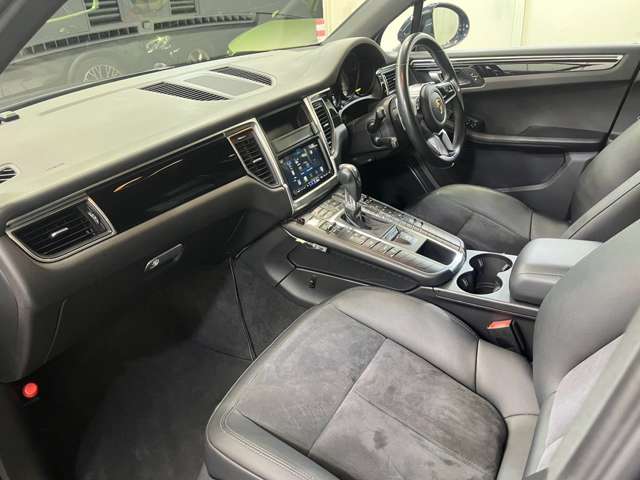 Porsche Macan 11