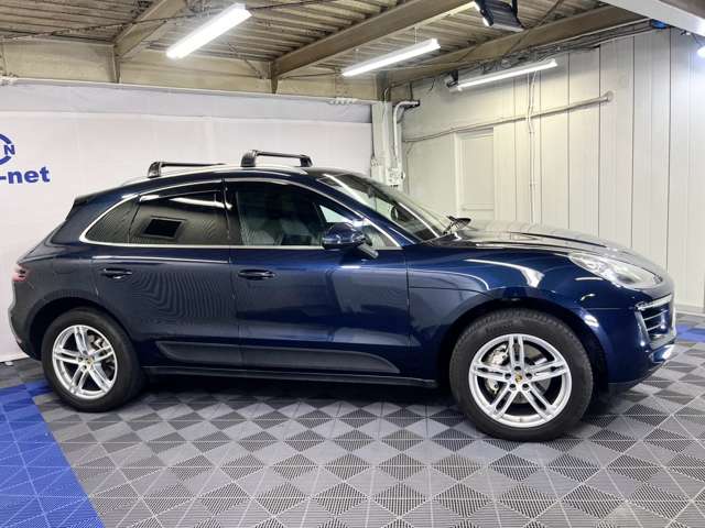 Porsche Macan 8