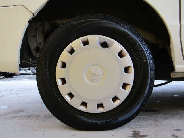 Mitsubishi Minicab Van 11
