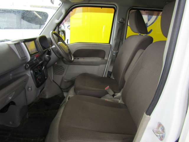 Mitsubishi Minicab Van 7