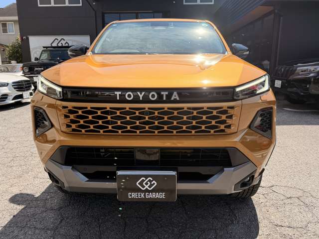 Toyota Hilux 2