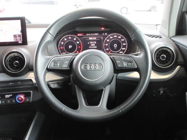 Audi Q2 12