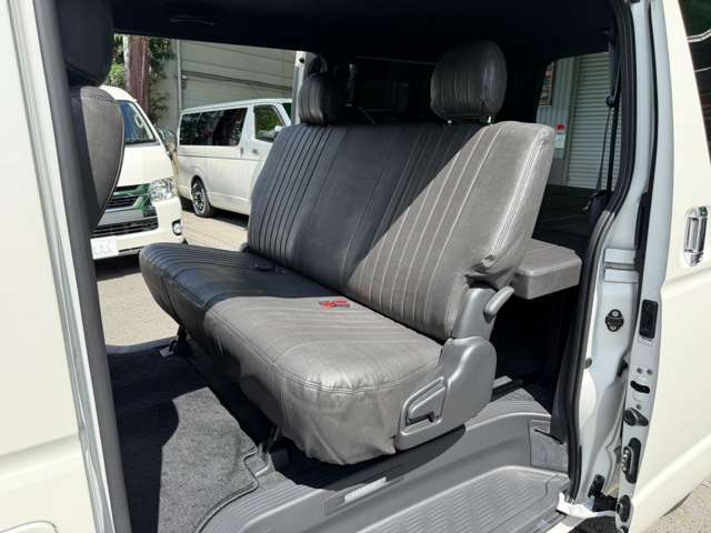 Toyota Hiace Van 6