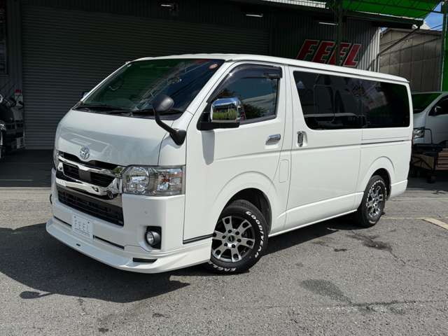 Toyota Hiace Van 9