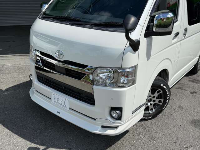Toyota Hiace Van 10