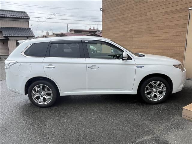 Mitsubishi Outlander PHEV 5