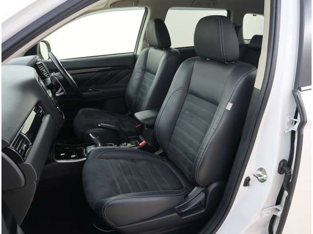 Mitsubishi Outlander PHEV 10