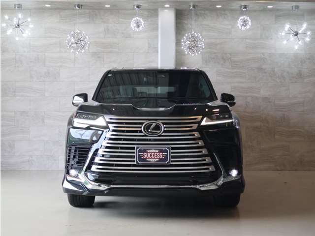 Lexus LX 5