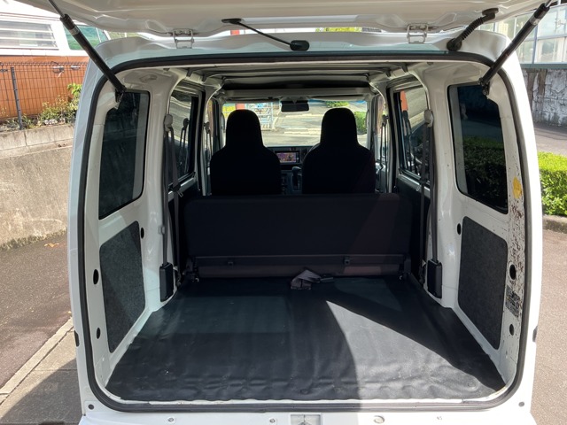 Daihatsu Hijet Cargo 11