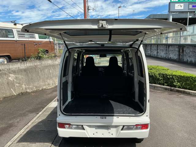Daihatsu Hijet Cargo 10