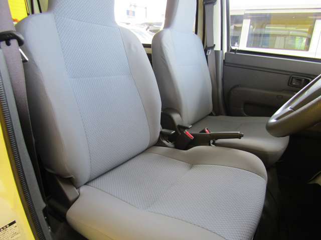 Daihatsu Hijet Cargo 6