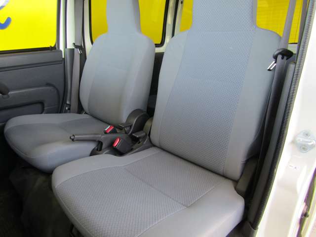 Daihatsu Hijet Cargo 7