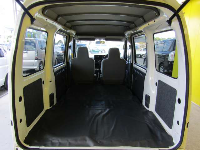 Daihatsu Hijet Cargo 10