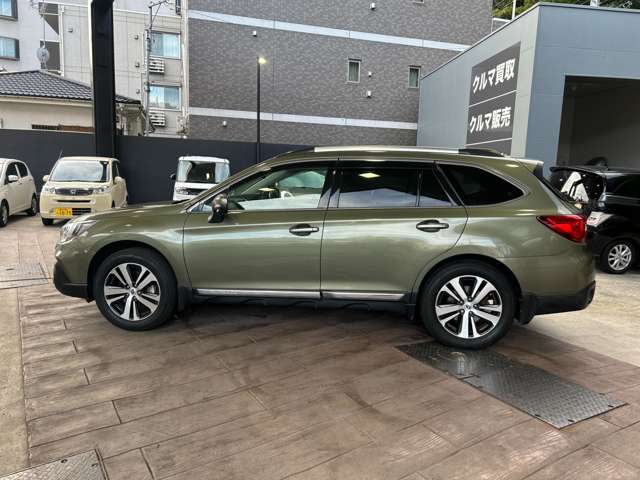 Subaru Legacy Outback 11