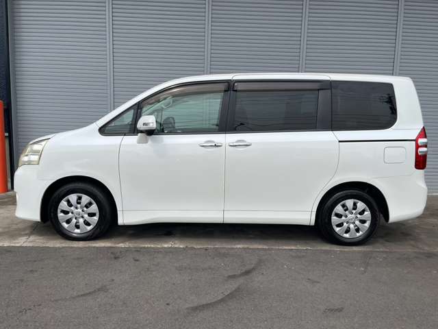 Toyota Noah 12