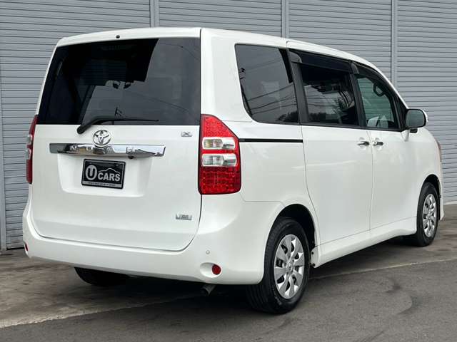 Toyota Noah 10