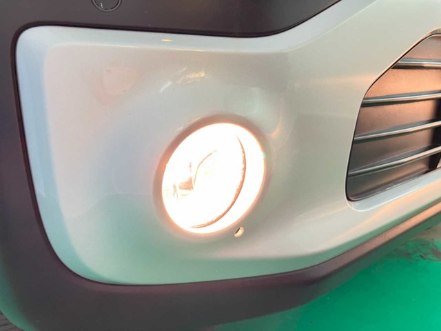 Mitsubishi eK X 9