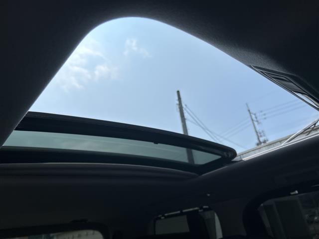 Toyota Alphard 4