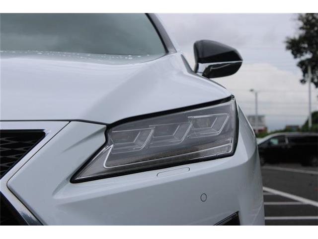 Lexus RX 9