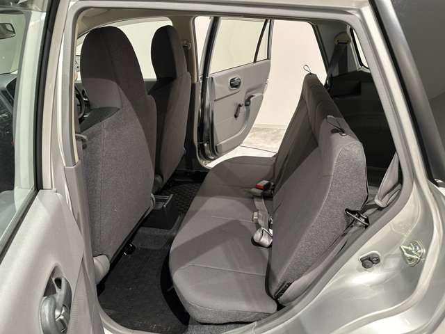Nissan AD 11