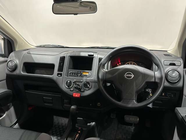 Nissan AD 4