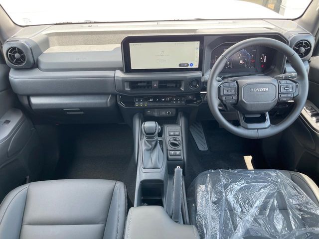 Toyota Land Cruiser FJ 2