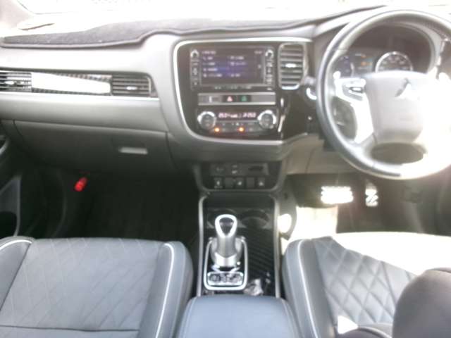Mitsubishi Outlander PHEV 3