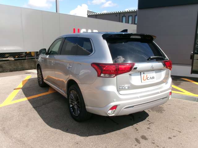 Mitsubishi Outlander PHEV 4