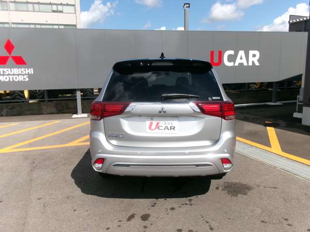 Mitsubishi Outlander PHEV 9