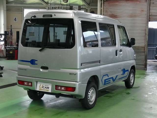 Mitsubishi Minicab EV 2