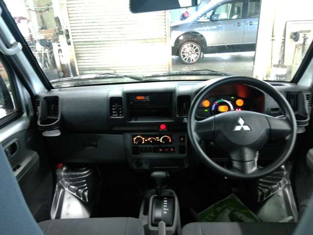 Mitsubishi Minicab EV 3