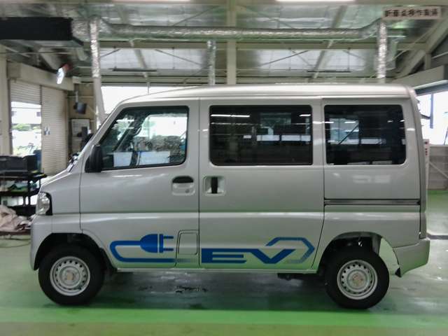 Mitsubishi Minicab EV 6