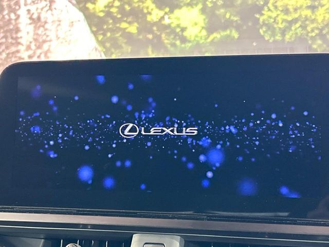 Lexus UX 5