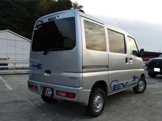 Mitsubishi Minicab EV 2