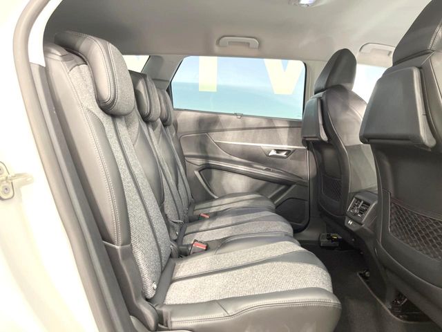 Peugeot 5008 10