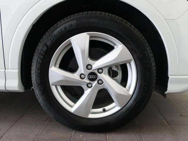 Audi Q3 12